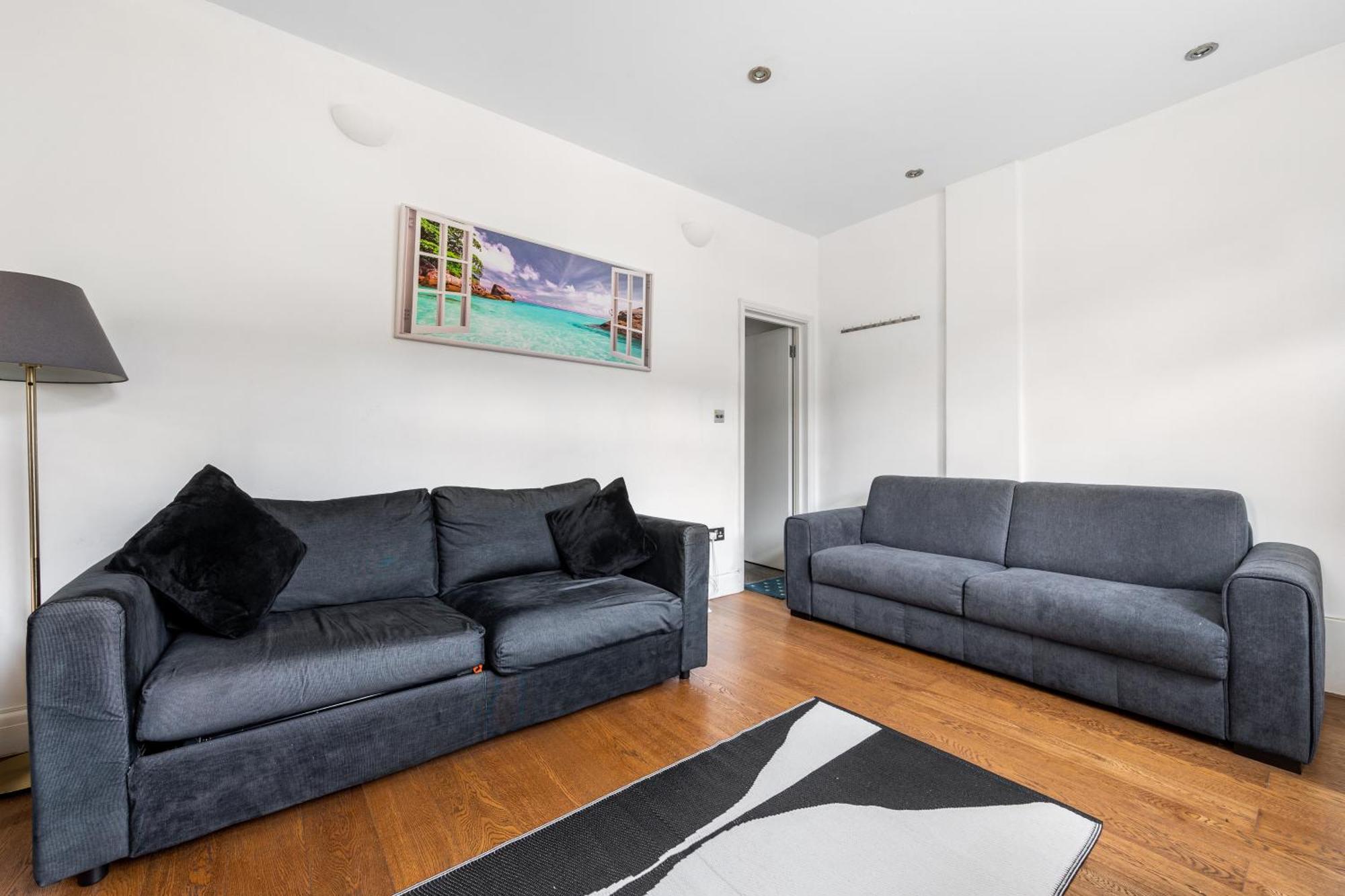 Spacious 2 Bed 2 Bath Apartment With Free Parking For 2 Cars And Underground Station Zone 2 For Quick Access To Central London Up To 10 Guests المظهر الخارجي الصورة